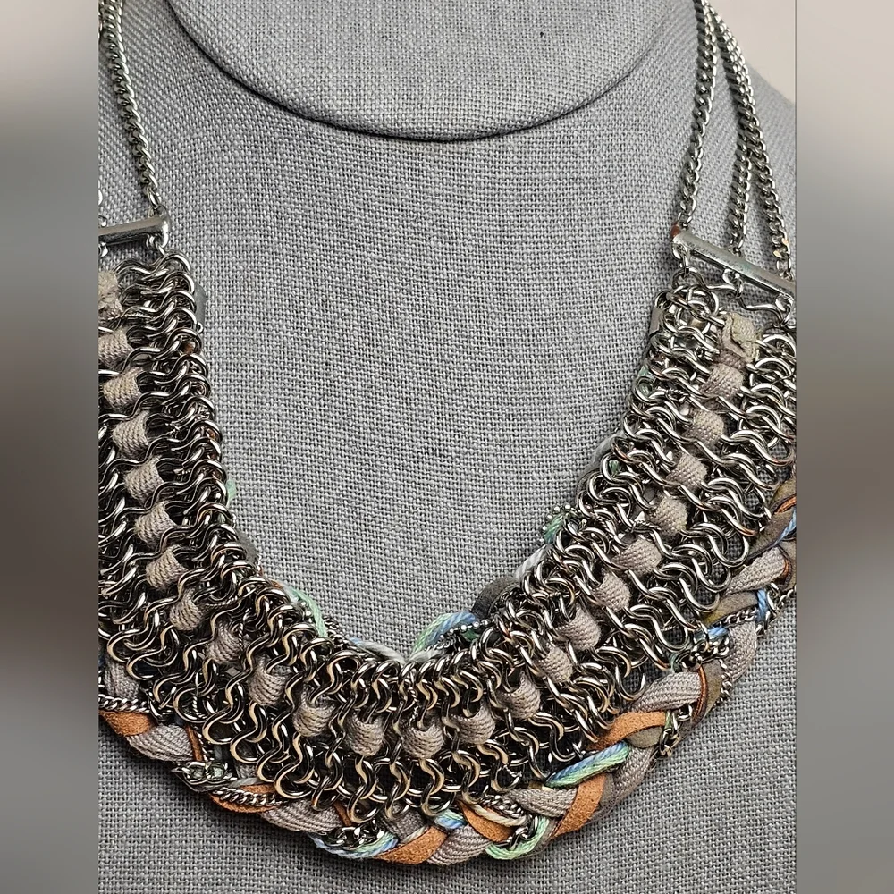 [LOFT] Chunky Statement Necklace ◇■ Multi Layered ☆ Pink & White Gems ☆